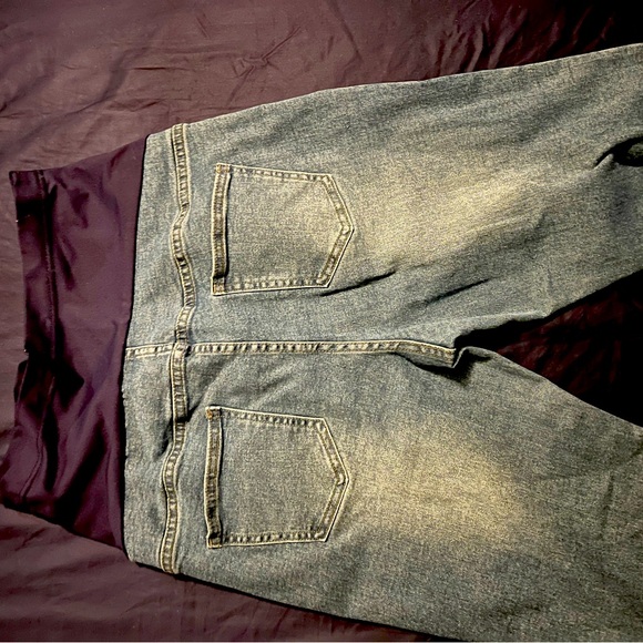 Straight Leg Medium Wash XL Maternity jeans - Picture 3 of 6